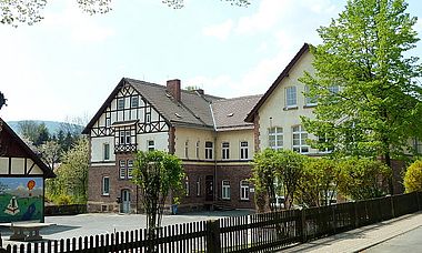 Schulgebäude in Volpriehausen, Stadt Uslar